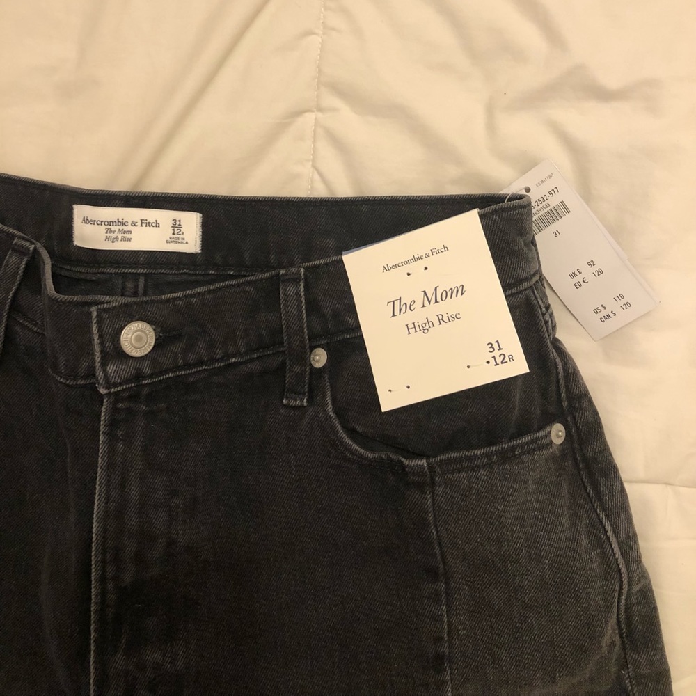 Abercrombie & Fitch The Mom High Rise Jeans